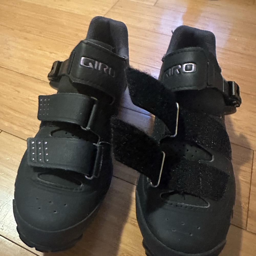 Giro Black womens cycling shoes